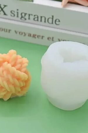 WOOLEN MOLD